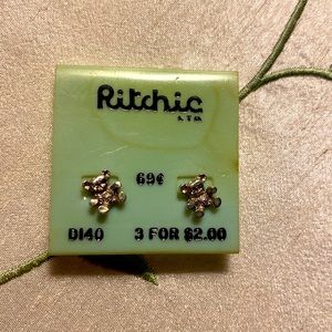 NEW 1980’s Tiny Silver Teddy Bear post earrings